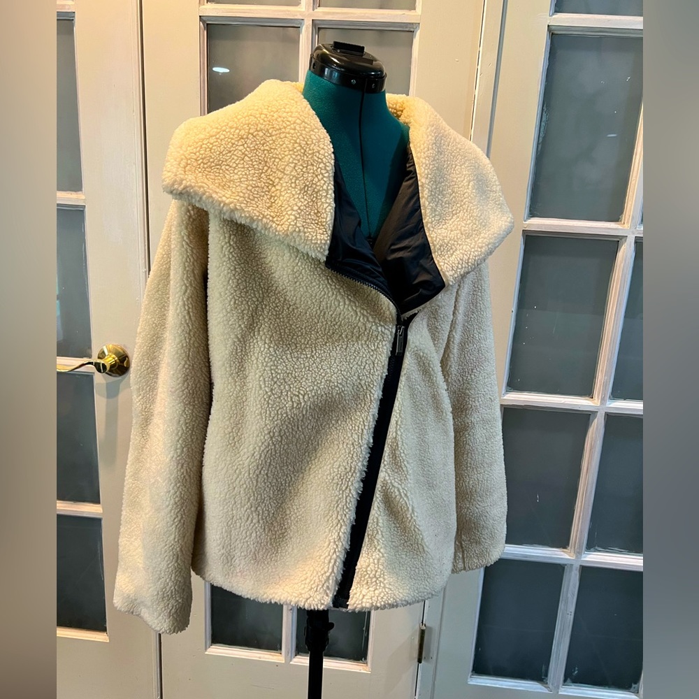 Lucy Hatha sherpa jacket